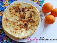 Khachapuri with cheese is quick and very tasty!